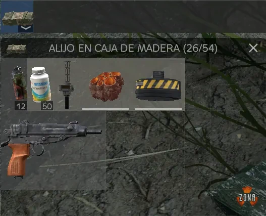 Contenido de un alijo pequeño con suministros y un arma corta